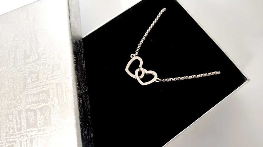 Náramek z chirurgické oceli SRDCE N28 stahovací + krabička