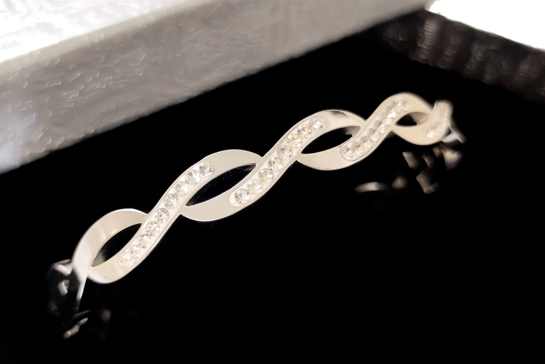 Náramek z chirurgické oceli CLAIRES N15 s krystaly + krabička